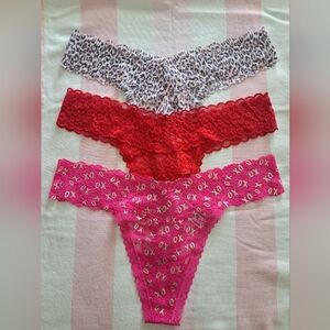 VS panties bundle (M) NWT